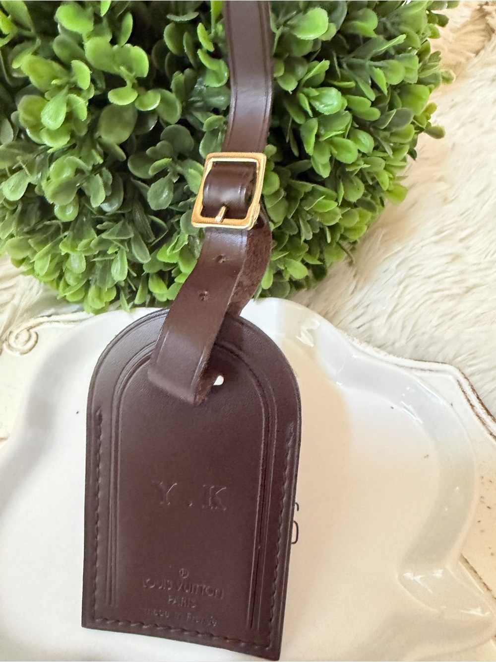 Louis Vuitton Brown Leather Luggage Tag with Gold Buckle - Picture 2 of 6